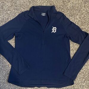 Under Armour Navy Long Sleeve Top women’s medium